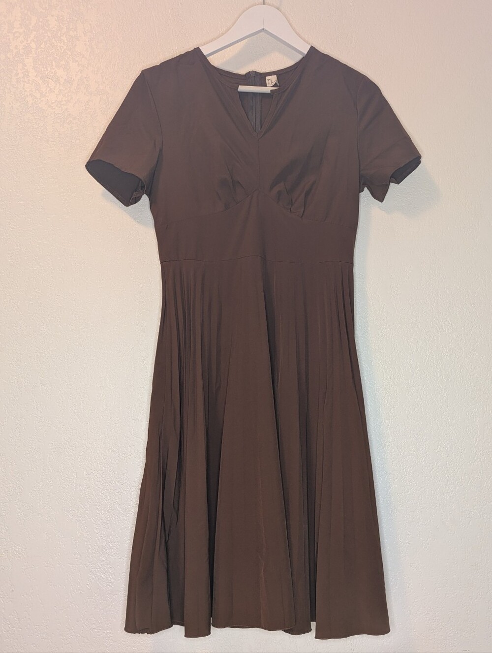 H&M Divided Brown Empire Waist Pleated Skater Dress Short Sleeve V-Neck Size S